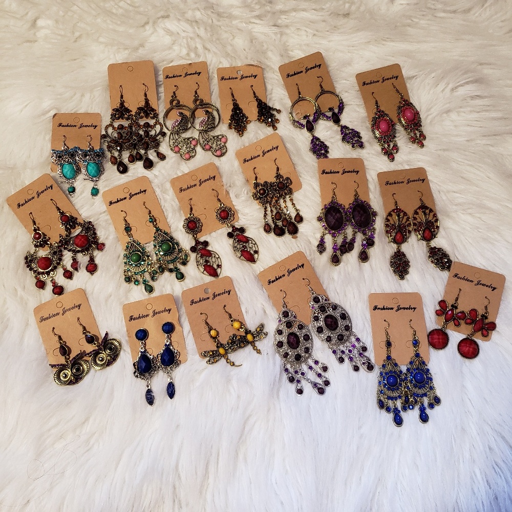 18 Pieces of Big Dangled Earrings